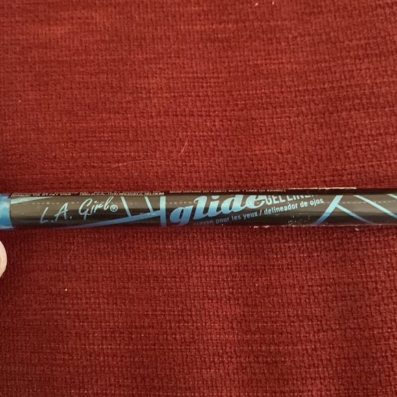 🆕L.A. GIRL: Glide Gel Eyeliner- Mermaid Blue - Picture 2 of 4